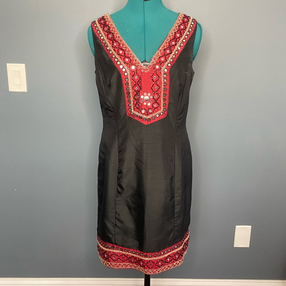 Monroe & Main beaded shiny silk cocktail style dress size 6